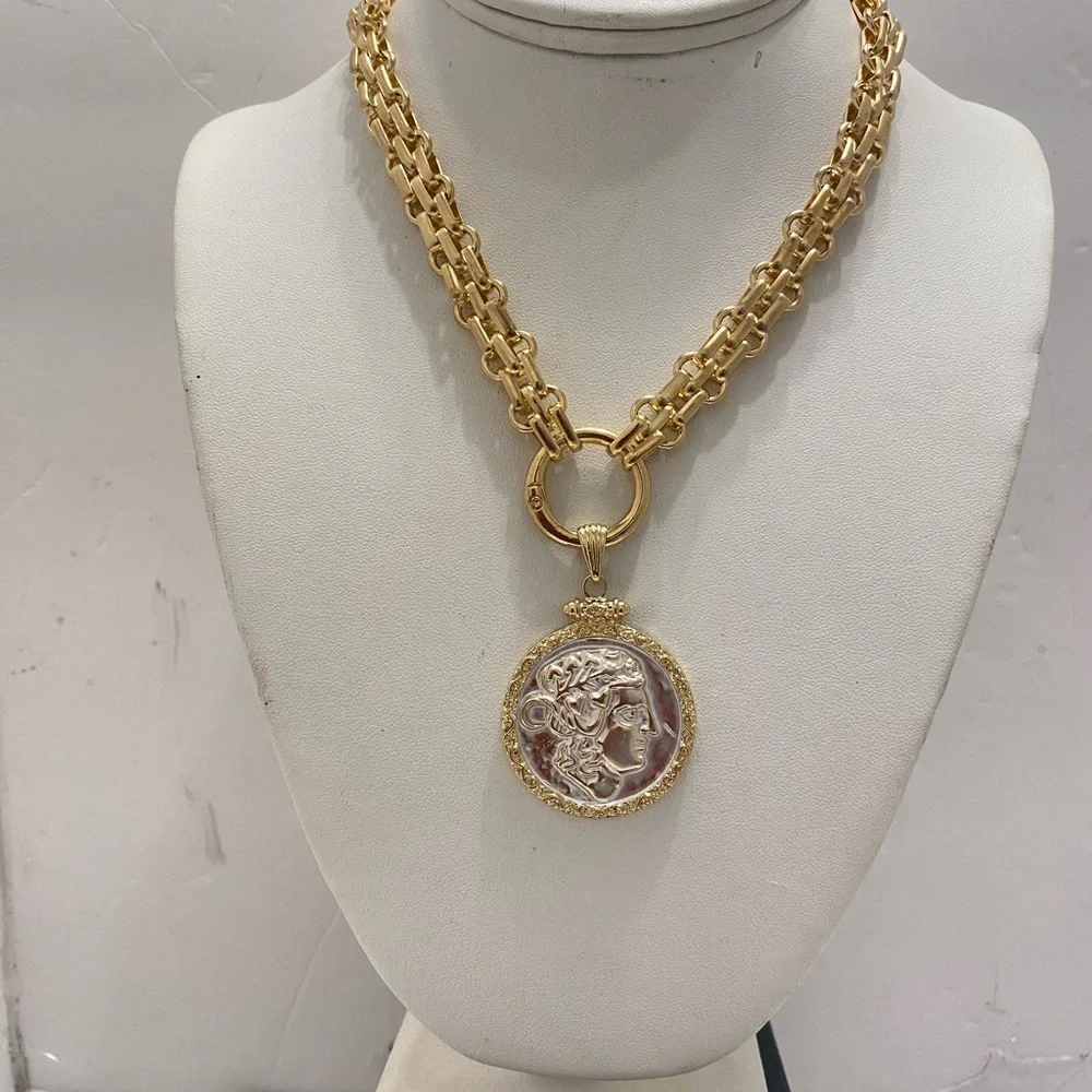 Gold-Tone Medallion Pendant Necklace - Elegant Statement Jewelry